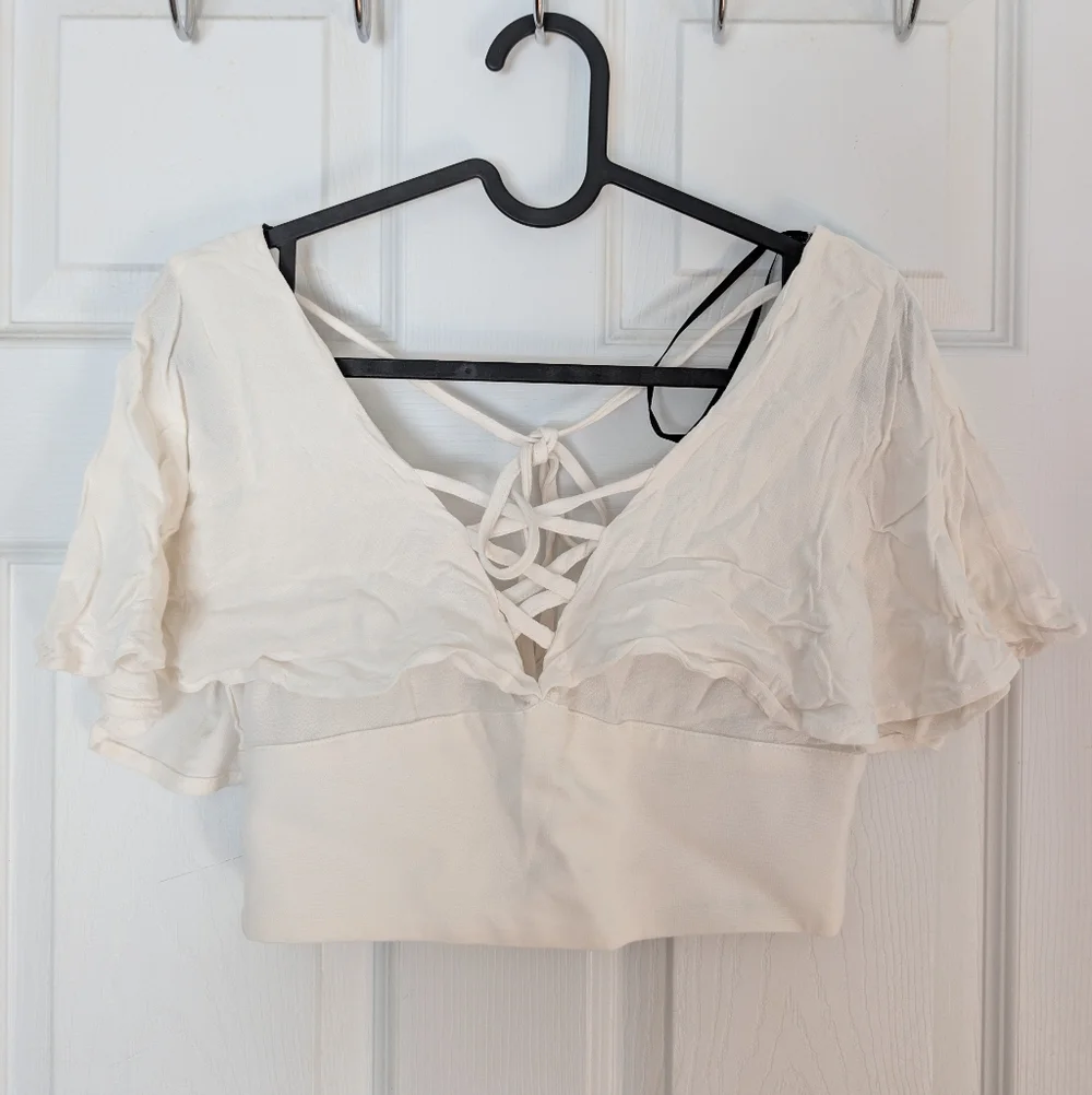 Forever 21 White Flowy Crop-Top - Picture 3 of 8
